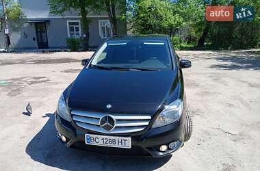 Хэтчбек Mercedes-Benz B-Class 2012 в 