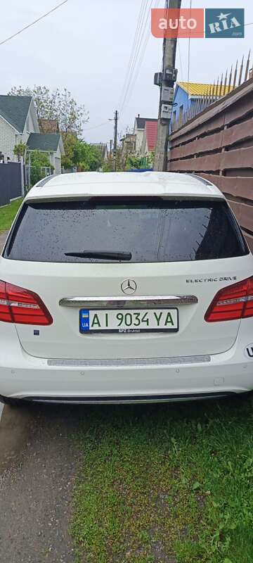 Хэтчбек Mercedes-Benz B-Class 2015 в Вышгороде фото 2 Хэтчбек Mercedes-Benz B-Class 2015 в Вышгороде