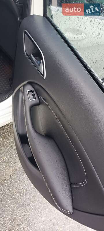 Хэтчбек Mercedes-Benz B-Class 2015 в Вышгороде фото 16 Хэтчбек Mercedes-Benz B-Class 2015 в Вышгороде