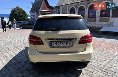 Хэтчбек Mercedes-Benz B-Class 2014 в 