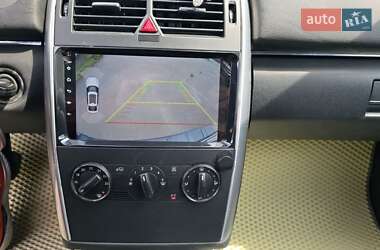 Хетчбек Mercedes-Benz B-Class 2011 в 