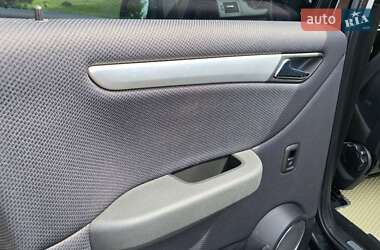 Хетчбек Mercedes-Benz B-Class 2011 в 