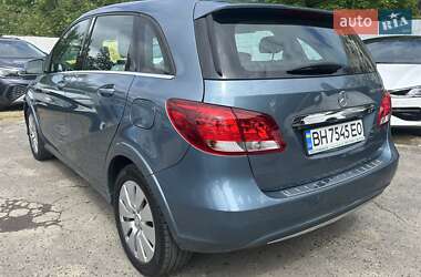 Хэтчбек Mercedes-Benz B-Class 2015 в 