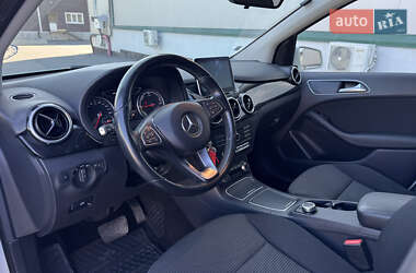 Хэтчбек Mercedes-Benz B-Class 2015 в 