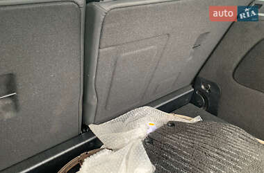 Хэтчбек Mercedes-Benz B-Class 2010 в 