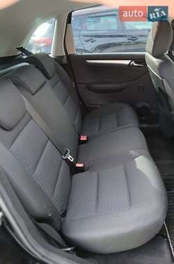 Хетчбек Mercedes-Benz B-Class 2011 в 