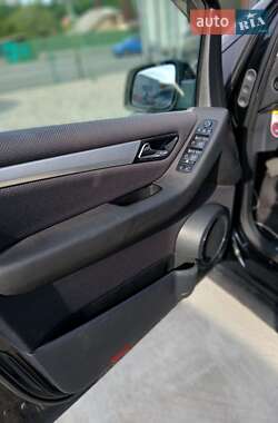Хетчбек Mercedes-Benz B-Class 2011 в 