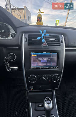 Хетчбек Mercedes-Benz B-Class 2010 в 