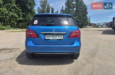 Хэтчбек Mercedes-Benz B-Class 2015 в 