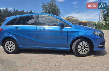 Хэтчбек Mercedes-Benz B-Class 2015 в 
