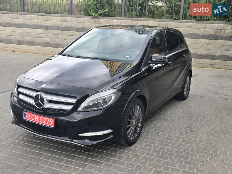 Хэтчбек Mercedes-Benz B-Class 2016 в 