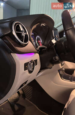 Хэтчбек Mercedes-Benz B-Class 2015 в 