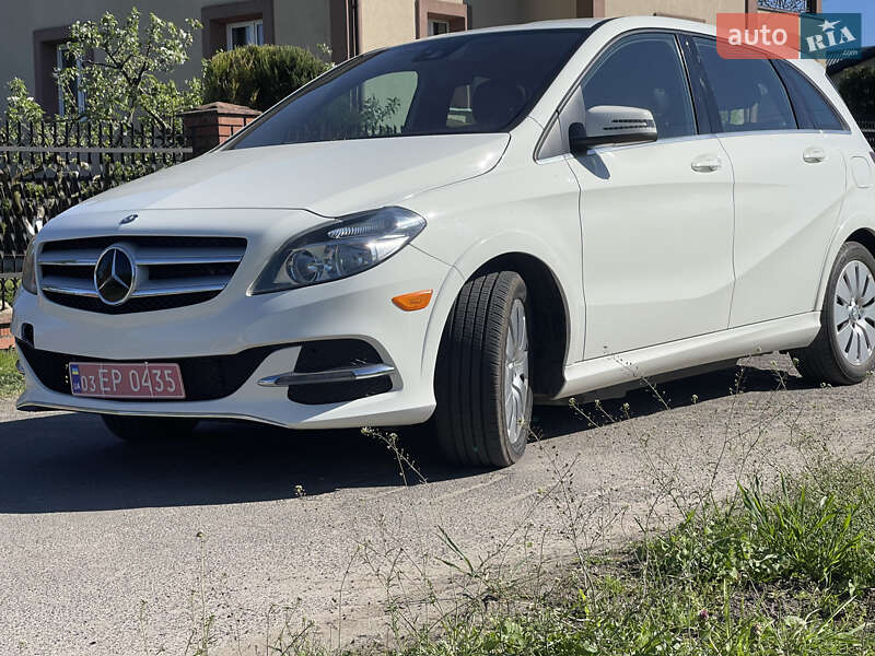 Хетчбек Mercedes-Benz B-Class 2017 в 