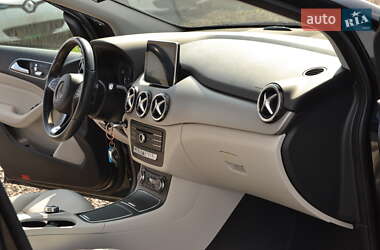 Хэтчбек Mercedes-Benz B-Class 2016 в 