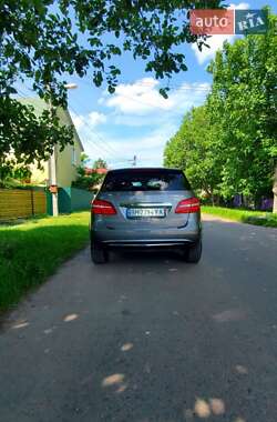Хэтчбек Mercedes-Benz B-Class 2015 в 