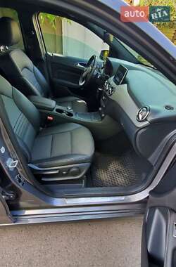 Хэтчбек Mercedes-Benz B-Class 2015 в 