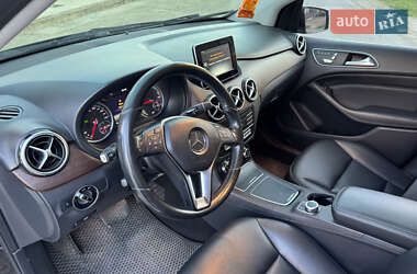 Хэтчбек Mercedes-Benz B-Class 2015 в 
