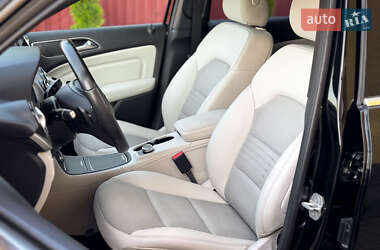 Хэтчбек Mercedes-Benz B-Class 2015 в 