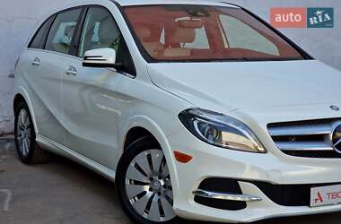 Хэтчбек Mercedes-Benz B-Class 2015 в 