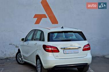 Хэтчбек Mercedes-Benz B-Class 2015 в 