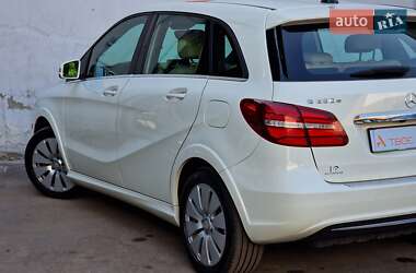 Хэтчбек Mercedes-Benz B-Class 2015 в 