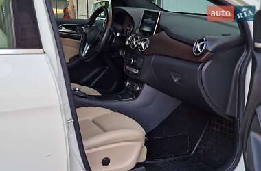 Хэтчбек Mercedes-Benz B-Class 2015 в 