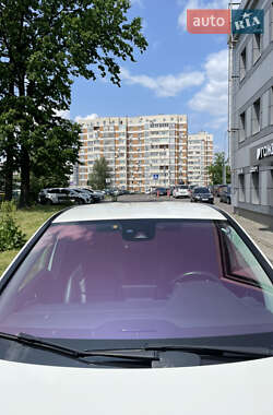 Хэтчбек Mercedes-Benz B-Class 2015 в 