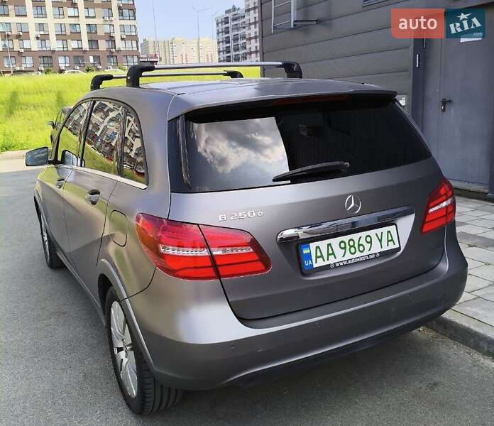 Хэтчбек Mercedes-Benz B-Class 2017 в Киеве
