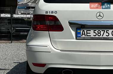 Хэтчбек Mercedes-Benz B-Class 2011 в 