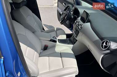 Хэтчбек Mercedes-Benz B-Class 2015 в 