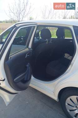 Хэтчбек Mercedes-Benz B-Class 2015 в 