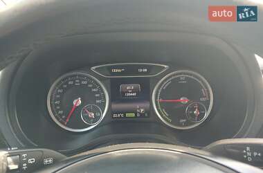 Хэтчбек Mercedes-Benz B-Class 2015 в 