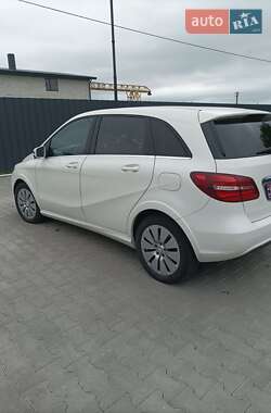 Хэтчбек Mercedes-Benz B-Class 2015 в 