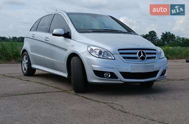 Хэтчбек Mercedes-Benz B-Class 2009 в 