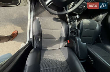 Хетчбек Mercedes-Benz B-Class 2011 в 