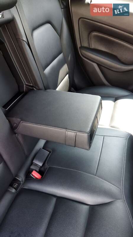 Хэтчбек Mercedes-Benz B-Class 2016 в Киеве