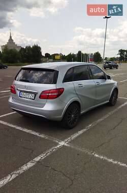 Хэтчбек Mercedes-Benz B-Class 2016 в 