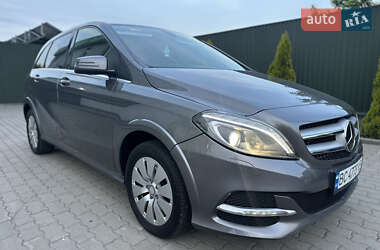 Хэтчбек Mercedes-Benz B-Class 2017 в 