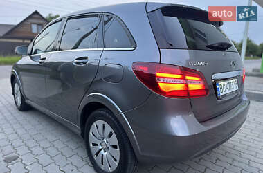 Хэтчбек Mercedes-Benz B-Class 2017 в 