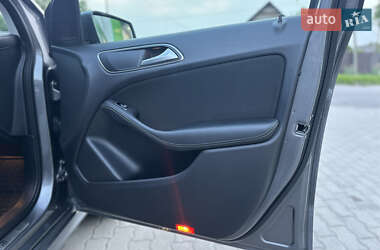 Хэтчбек Mercedes-Benz B-Class 2017 в 