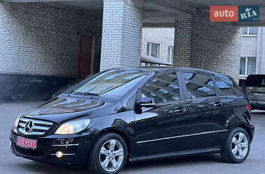 Хэтчбек Mercedes-Benz B-Class 2010 в 