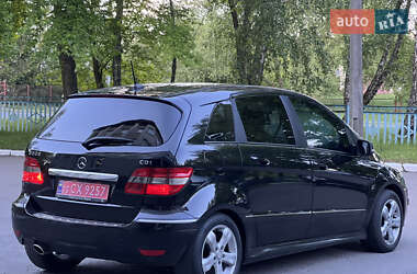 Хэтчбек Mercedes-Benz B-Class 2010 в 