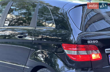 Хэтчбек Mercedes-Benz B-Class 2010 в 
