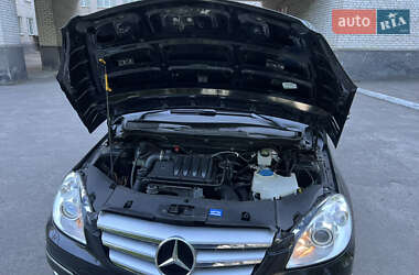 Хэтчбек Mercedes-Benz B-Class 2010 в 