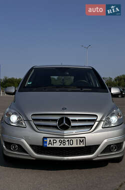 Хэтчбек Mercedes-Benz B-Class 2009 в 