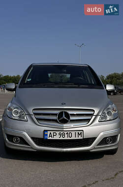 Хэтчбек Mercedes-Benz B-Class 2009 в 