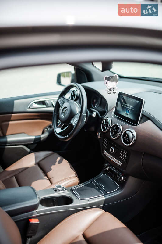 Хетчбек Mercedes-Benz B-Class 2016 в Чернівцях