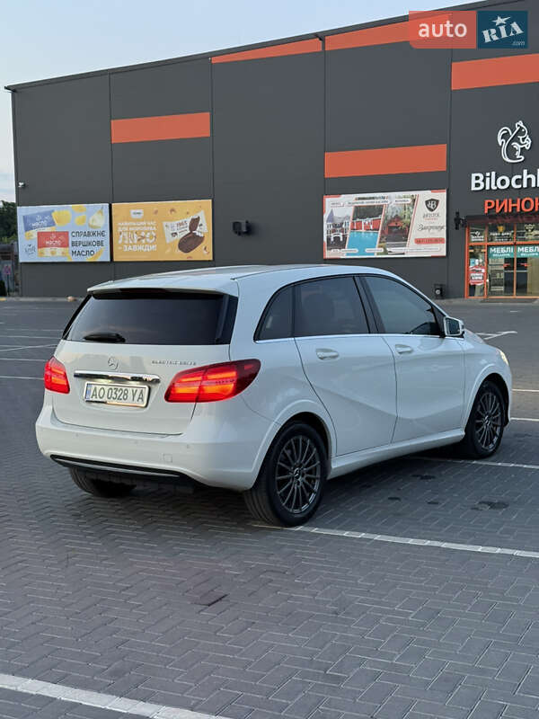 Хэтчбек Mercedes-Benz B-Class 2014 в Ужгороде фото 3 Хэтчбек Mercedes-Benz B-Class 2014 в Ужгороде