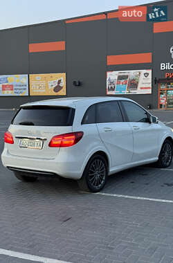Хэтчбек Mercedes-Benz B-Class 2014 в 