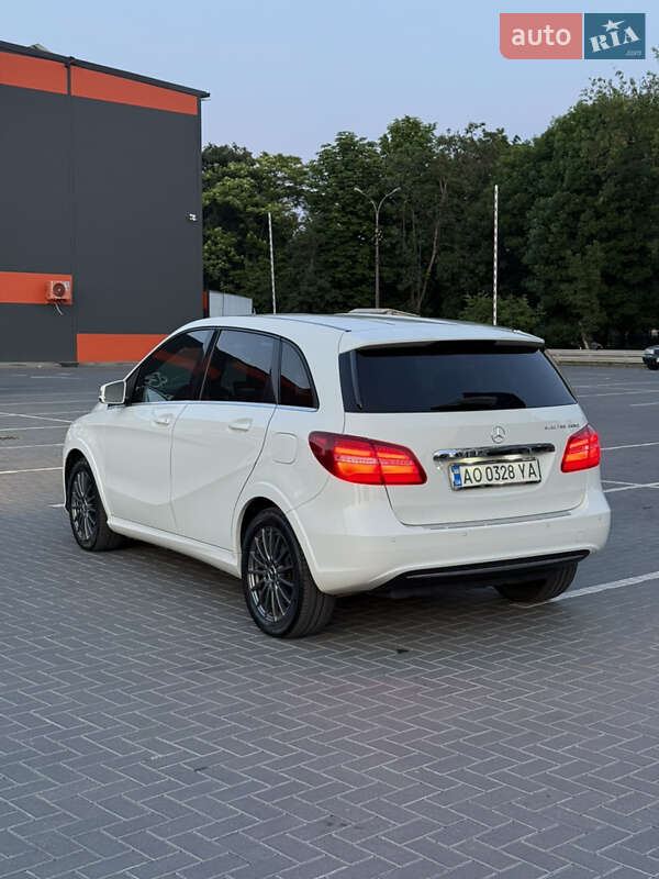 Хэтчбек Mercedes-Benz B-Class 2014 в Ужгороде фото 4 Хэтчбек Mercedes-Benz B-Class 2014 в Ужгороде